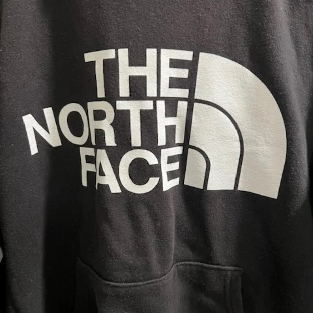 The North Face Men's Half Dome Pullover Hoodie Men's Small Black kangaroo pocket